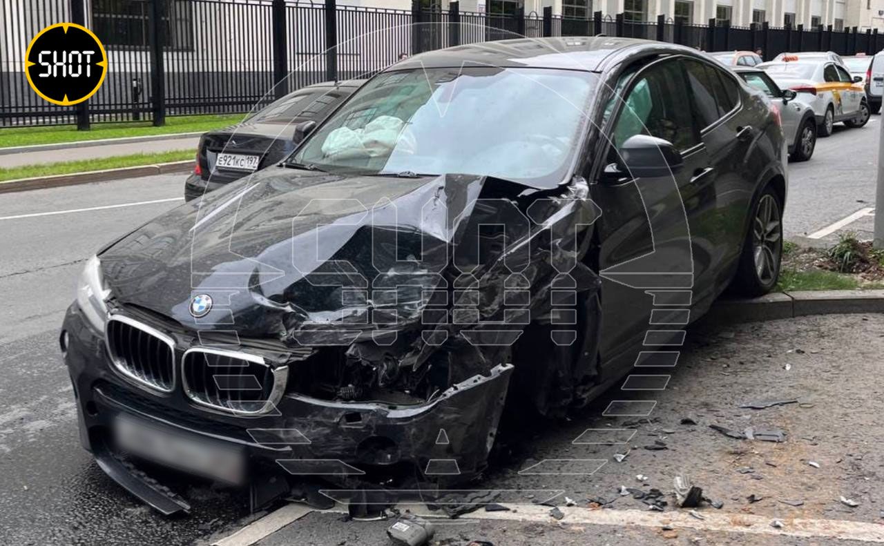 Глава Департамента Счётной палаты РФ влетела на BMW в Mercedes Гурулёва в  Москве