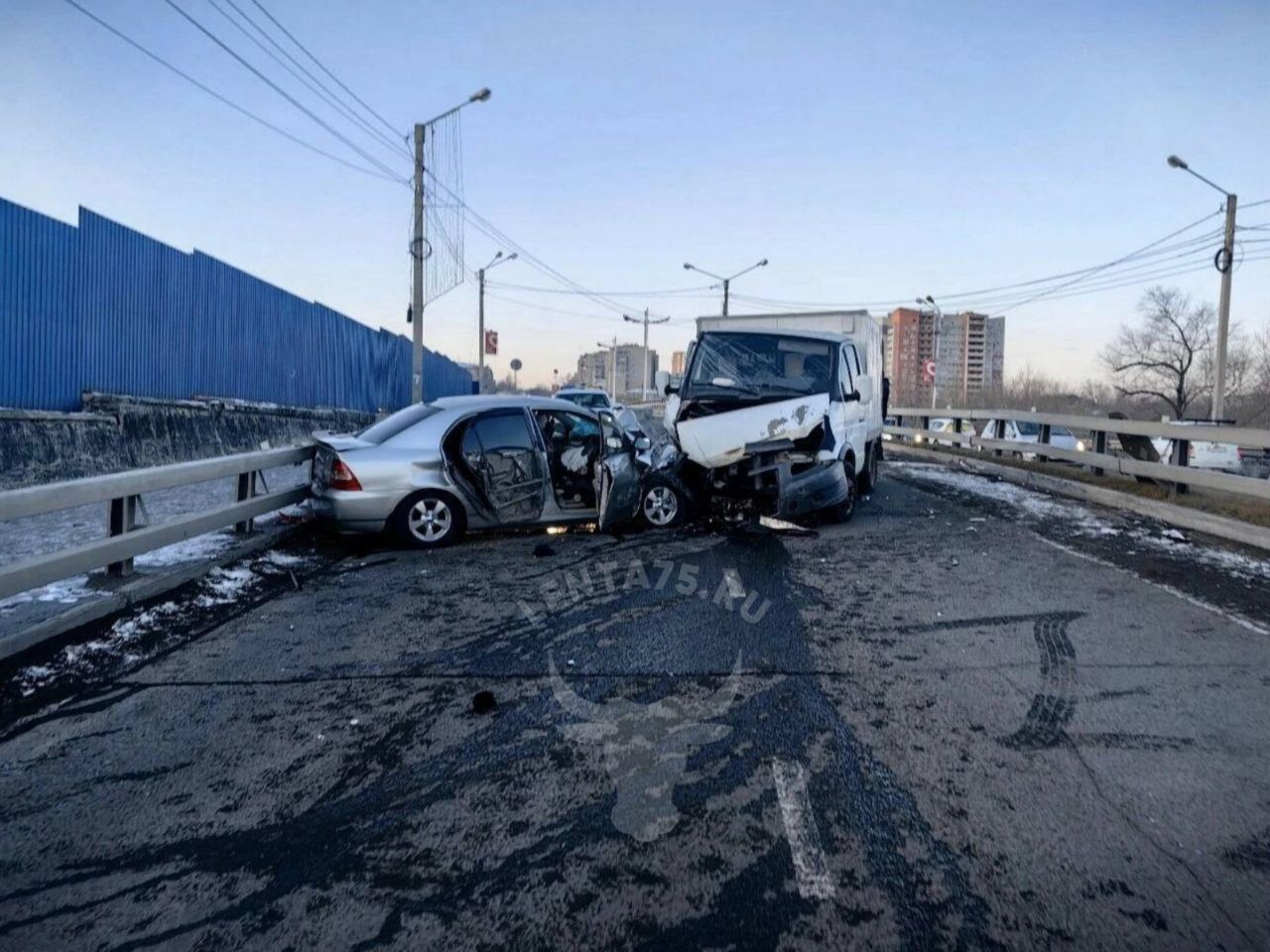 Смертельное ДТП с «Газелью» и Toyota произошло на мосту в Чите