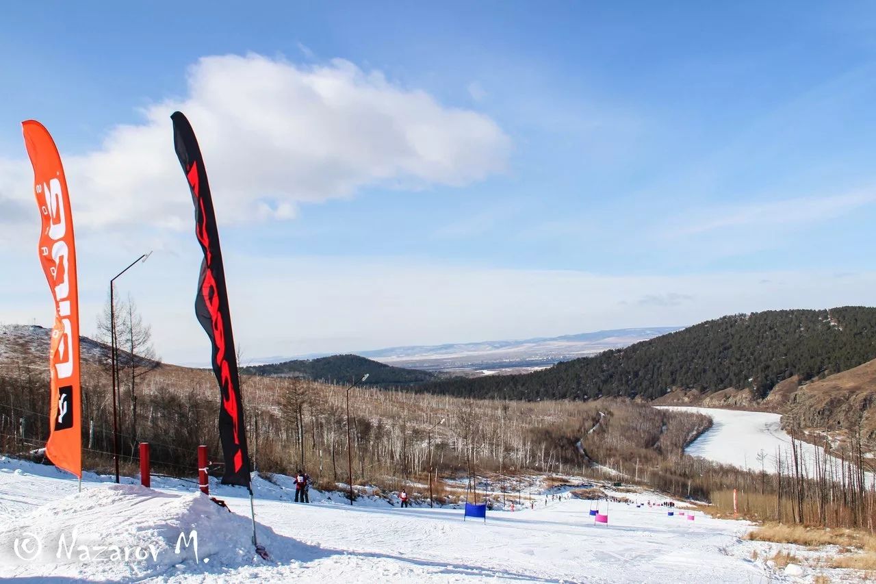 Горнолыжный комплекс гора. Гора светлая Чита. Горнолыжный комплекс 